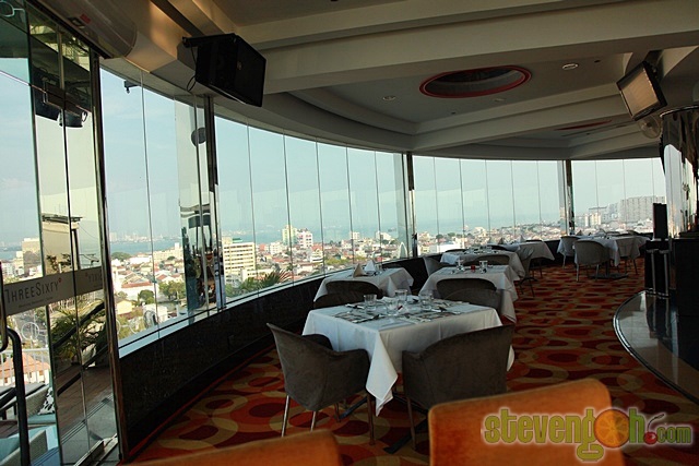 Three_Sixty_Revolving_Restaurant8